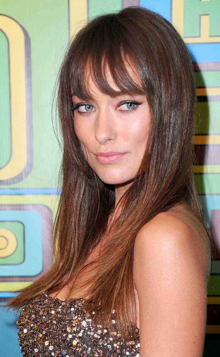 Dlhé účesy s rozstrapkanými ofinou - Olivia Wilde dlhé účesy-ofina-okrúhla tvár-ofinou-ofina-účes-olivia-wilde