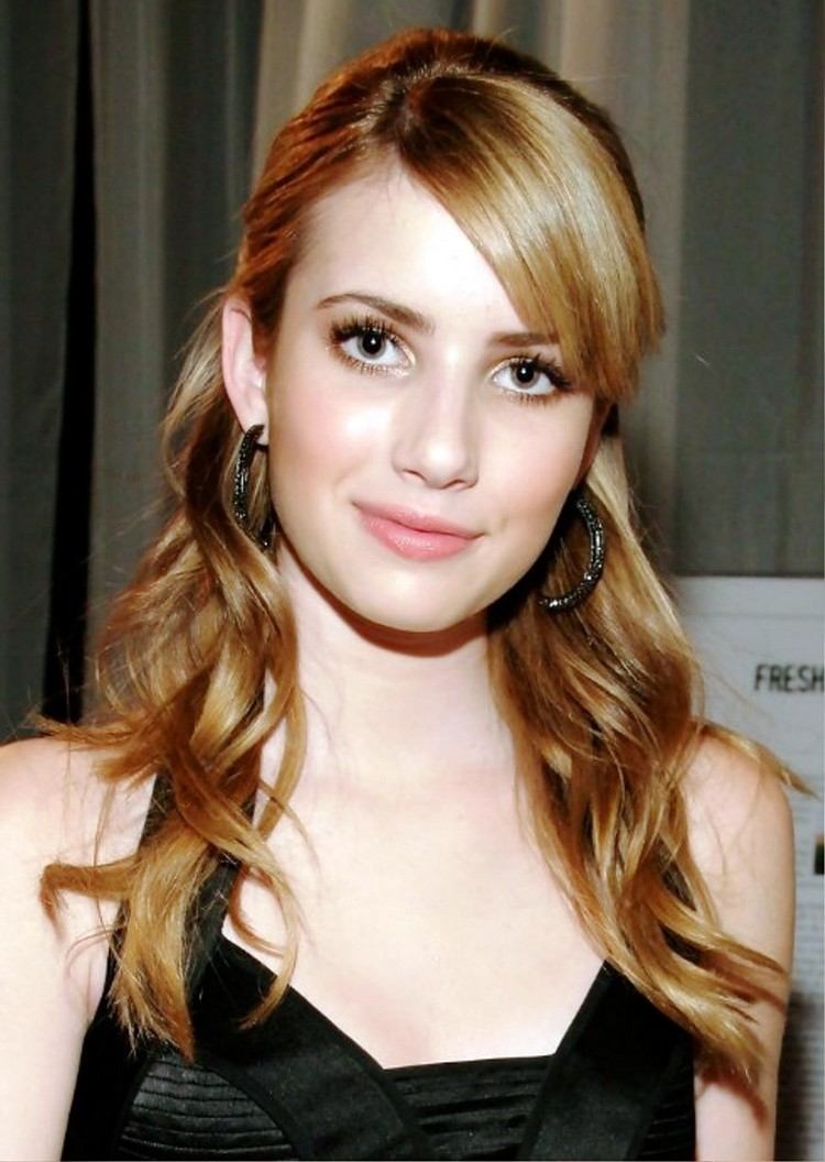 Nápad na účes pre dlhé vlasy s ofinou - Emma Roberts ema-roberts