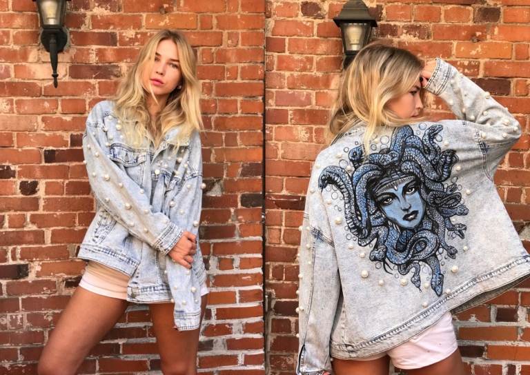 Maľované riflové bundy vyrábajú nápady na umelé perly sami