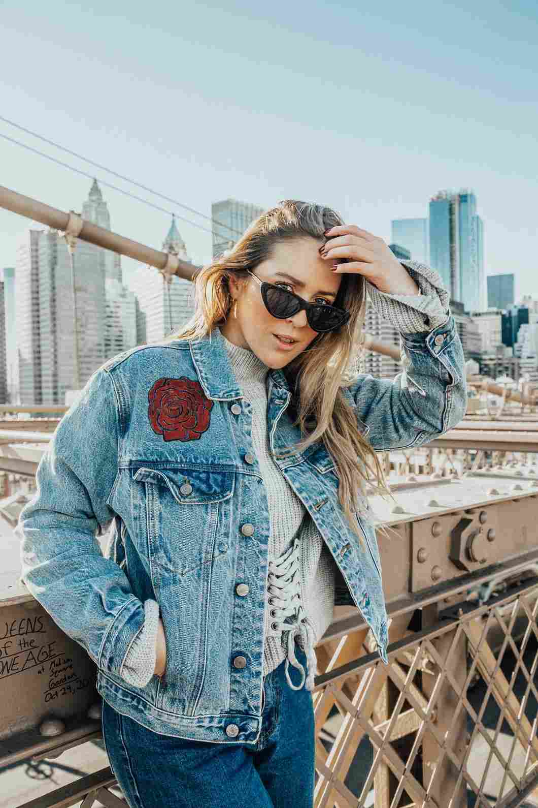 maľované riflové bundy červená ružová predná riflová košeľa