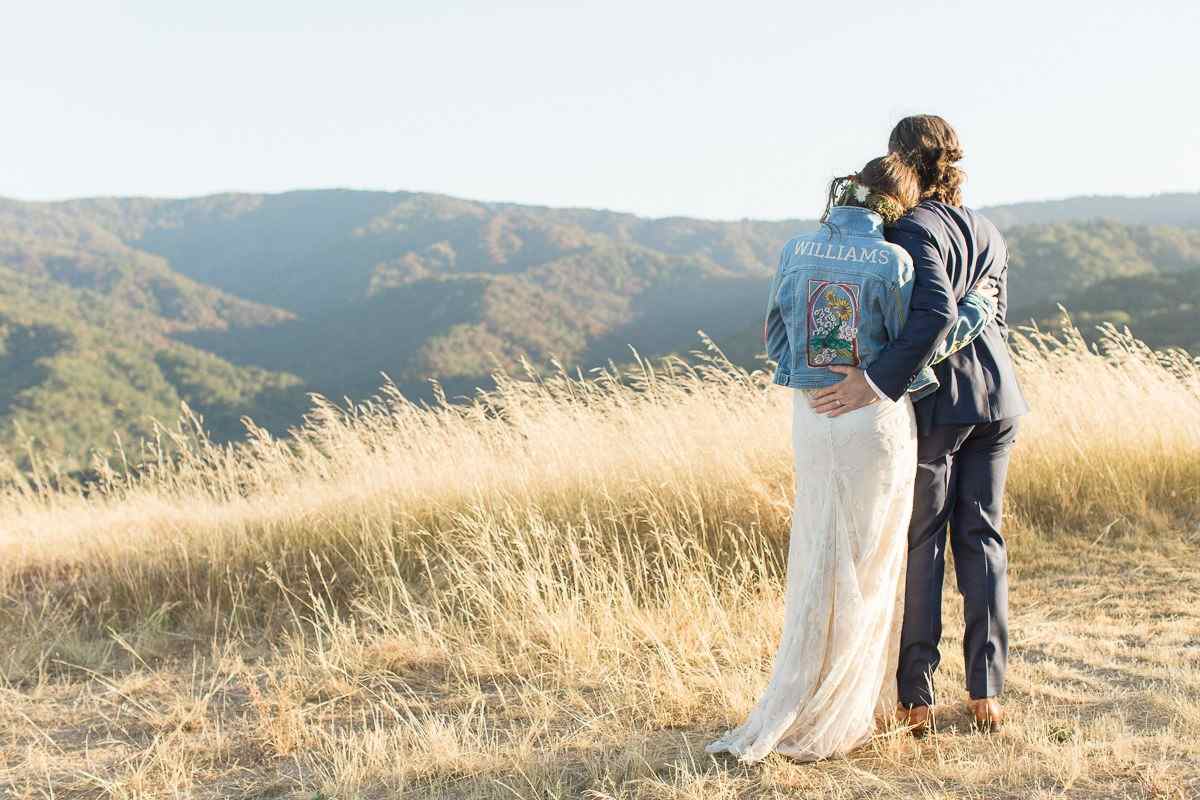 maľované riflové bundy svadobný boho chic outfit