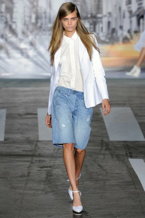 V lete ležérny look s bermudami ležérne-bermudy-dámske-nohavice-vyrobené z denimu