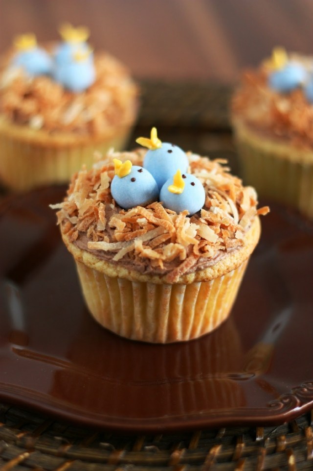 recept Veľká noc jednoduchý nápad košíčky mláďatá hniezdo na muffin recept Veľká noc jednoduchý nápad cupcakes mláďatá hniezdo