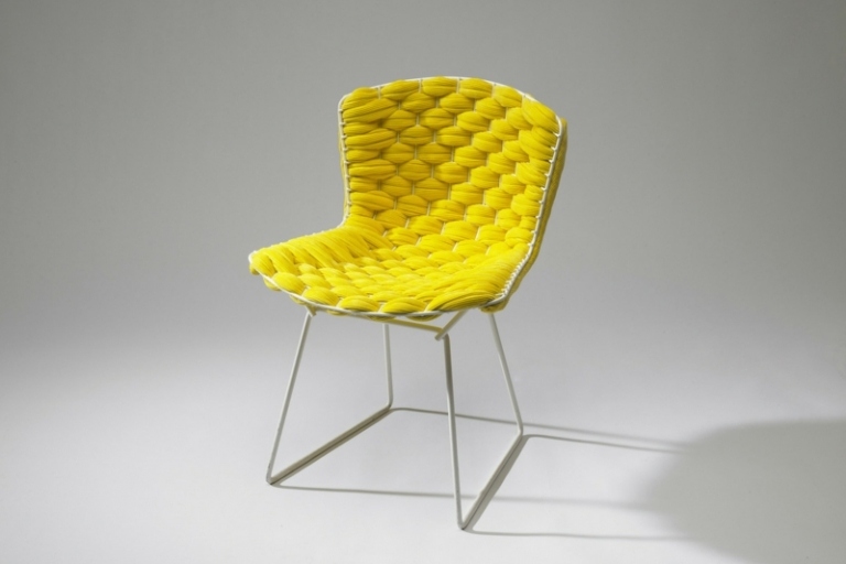 tkáčsky stav vyrobený z kovového nápadu na zariadenie kancelárie, dekoratívna stolička na čítanie