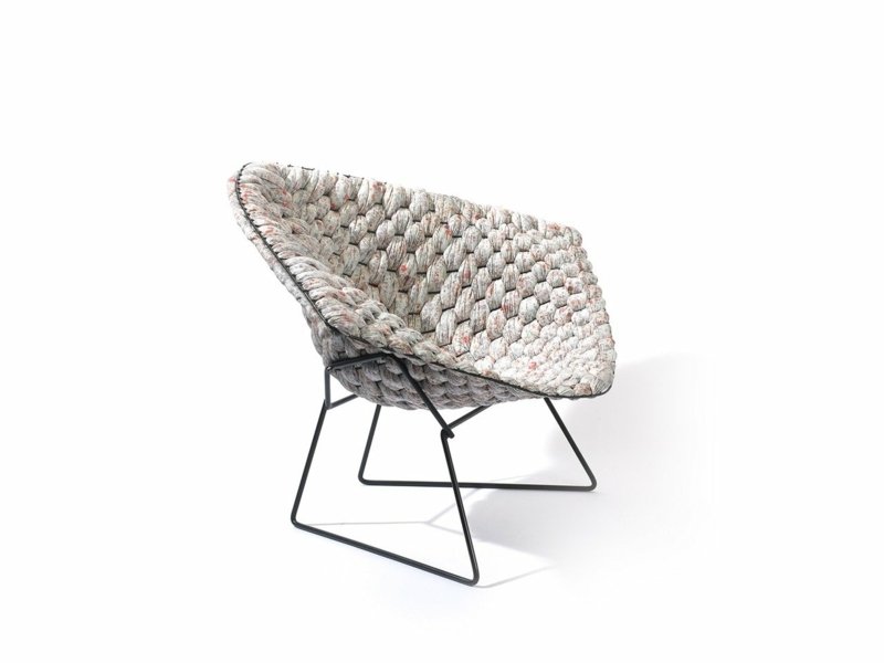 kovový tkáčsky stav klement brazílsky dizajn biele červené akcenty