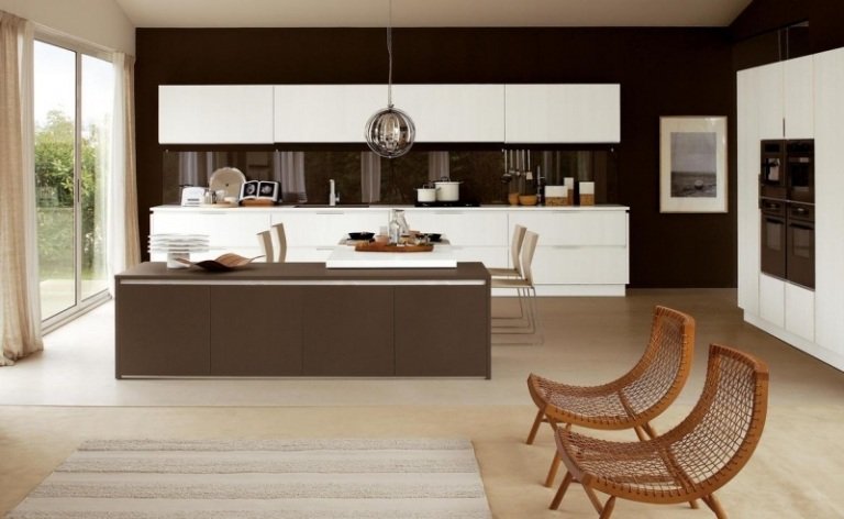 Najlepšia farba na kuchyňu-biela-nahá-hnedá farba na stenu