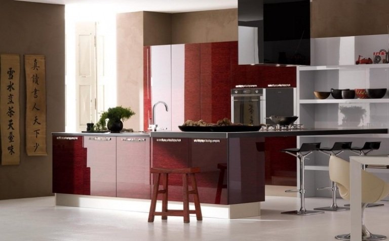 Skombinujte najlepšiu farbu-kuchyňu-čerešňovú červeno-béžovo-bielu