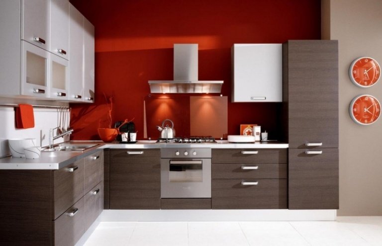 Najlepšia farba-kuchyňa-oranžová-stena-farba-jaseň-drevo-skriňa-základne skrine