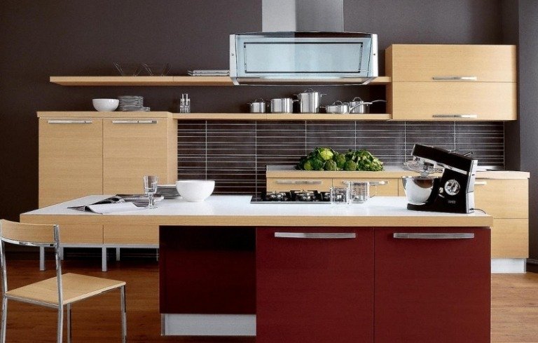 Najlepšie-farba-kuchyňa-víno-červená-kuchyňa ostrov-popol-skrine-hnedá-stena