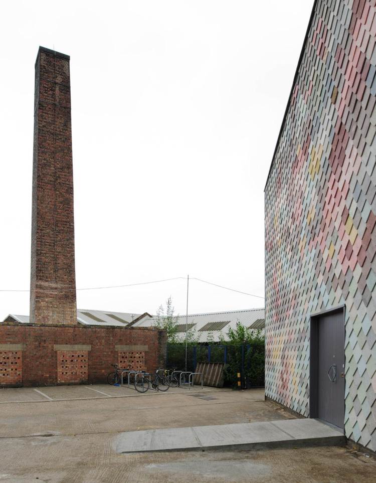 Betónová architektúra - aký môže byť mnohostranný betón Betónová architektúra -betónová fasáda-fasádny dizajn-obklady-pastelové farby