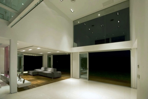 Bytový dom vstupná chodba veľký objemovo-vzdušný pocit priestoru