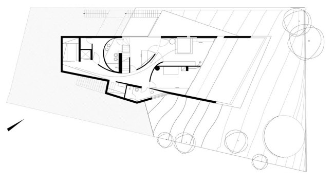 napätá architektúra siete dom na svahu Kallitechnoupolis pôdorys napätá architektúra siete pôdorys domu na svahu