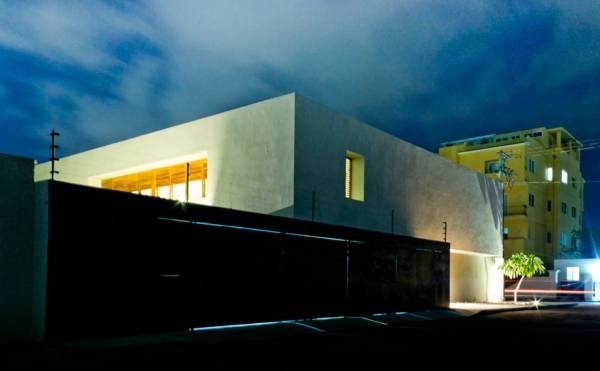 minimalistický biely dom