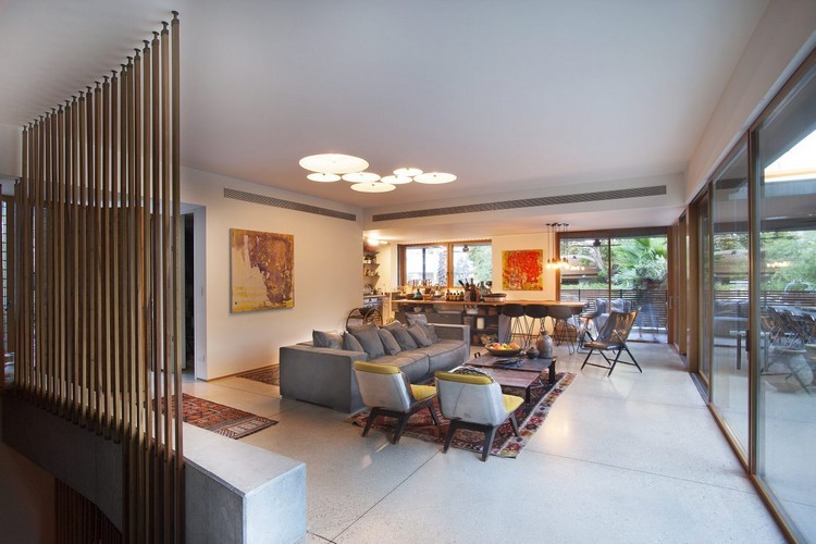 otvorený obývací priestor obývačka jedáleň kuchyňa pôvodné osvetlenie