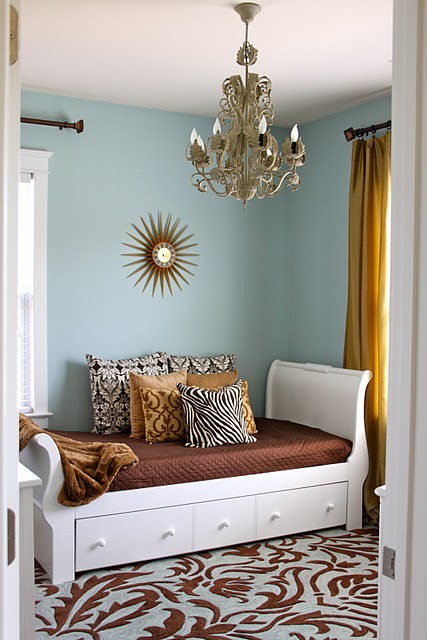 Orientálna posteľ s úložným boxom Box s posteľou-orientálny