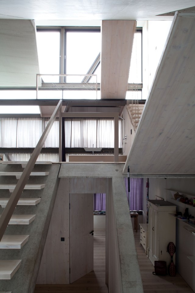 dom b14 berlín krivé detaily zábavný sklz