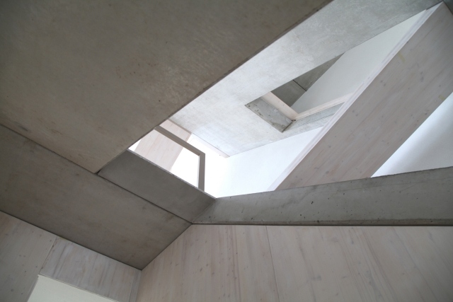 Interiérové ​​svetlo svetlíka sa samozrejme rozsvieti počas dňa