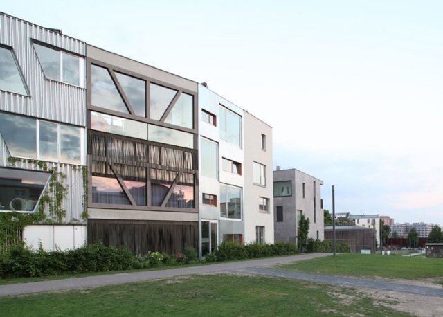 poloha mesta berlínske nástenné obchody v blízkosti ležiaceho zasklenia