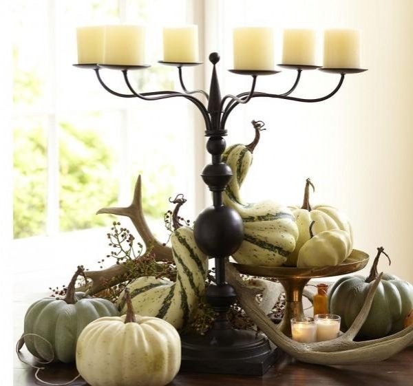 Okrasné tekvice-skvelé nápady na dekoráciu stolu-svietniky vyrobené z kovu-sochy Okrasná-tekvicová-stolná-dekorácia-stred-kus-držiak sviečky-kov-sochárska