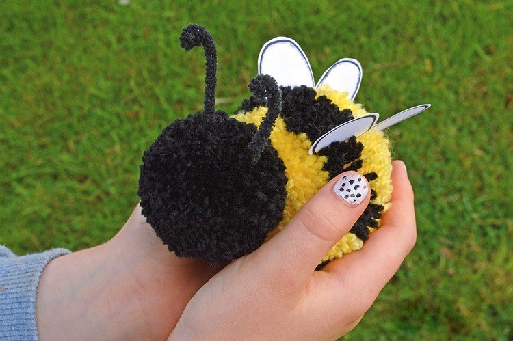 včelárstvo-s-deti-pompoms