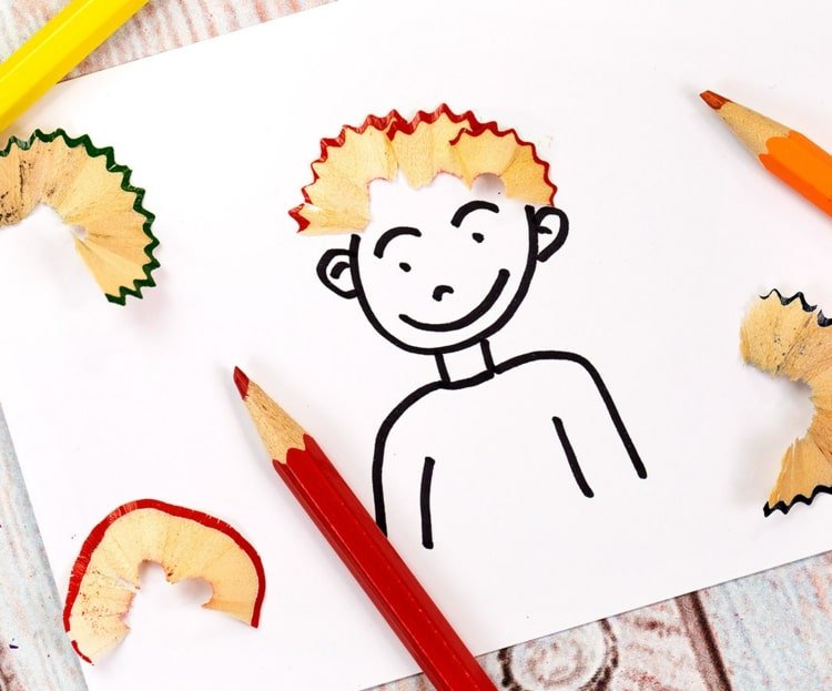 Vymaľujte chlapcov a pomocou tvarov vlasov ich naostrite