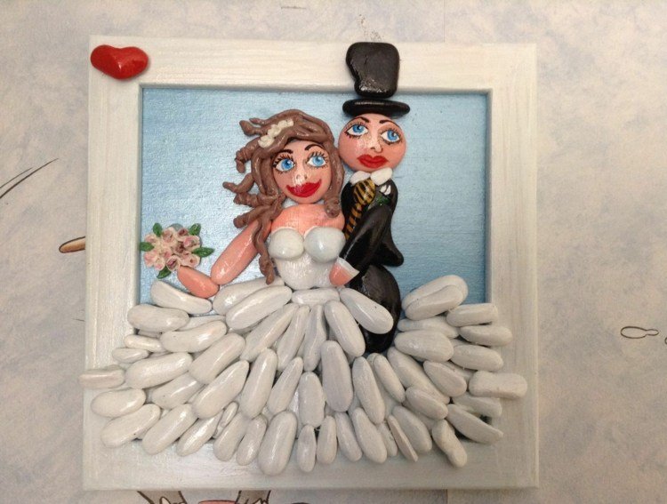 obrázky-s-kamienkami-svadba-nevesta-ženích-svadobné-rámy-šiat