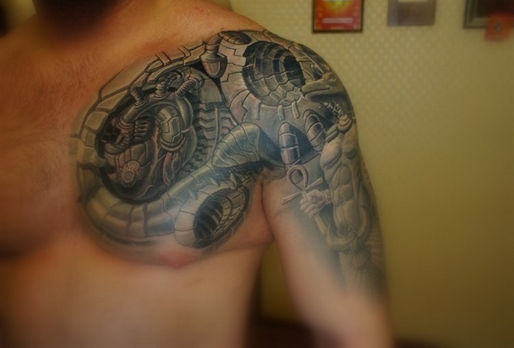 biomechanika-tetovanie-srdce-nadlaktie-rameno-robot-diely