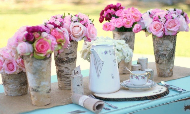 rustikálna dekorácia na stôl z brezového dreva a ruží Brezový kmeň deco váza-ruže-juta-stôl bežec-rustikálny vkus