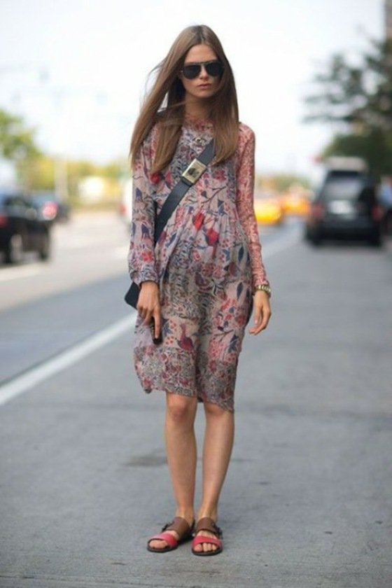 Sandále Birkenstock s jemnými šatami z hodvábu a bavlny Štýlové Birkenstocks ako letný trend