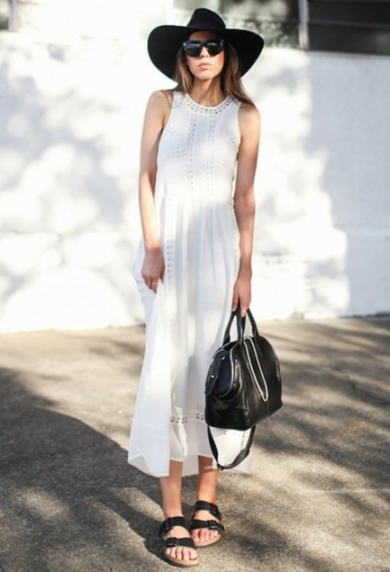 Móda Birkenstock toto leto s bielymi ľanovými šatami Bavlnené šaty s topánkami Birkenstock