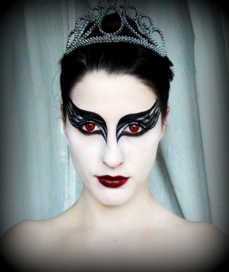 make-up-čierna-labuť-kostým-koruna