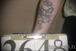 Thug tattoo rose in wire - zrujnowana młodość