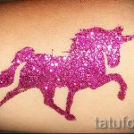 блестяща татуировка еднорог - пример за снимка