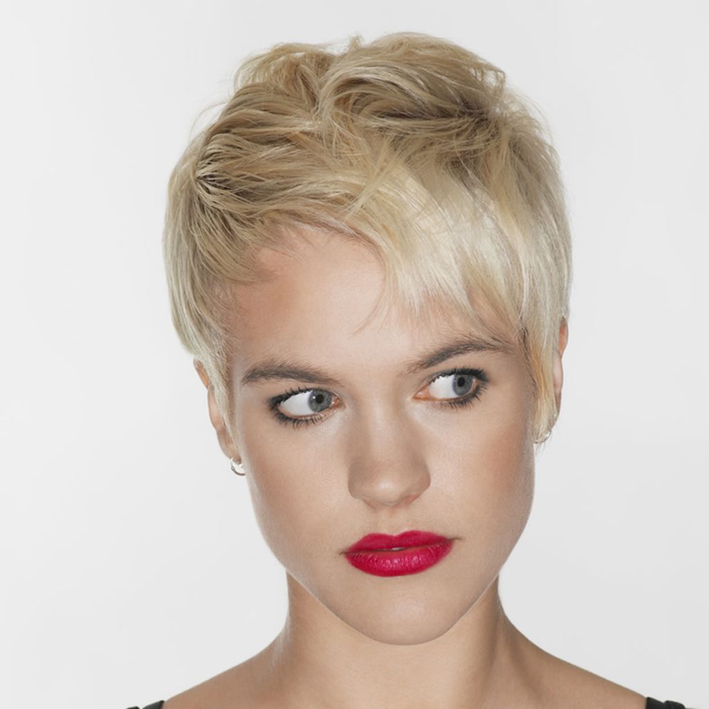 Strih Pixie Krátke Účesy 2019 Blond Vlasy Hranatá Tvár