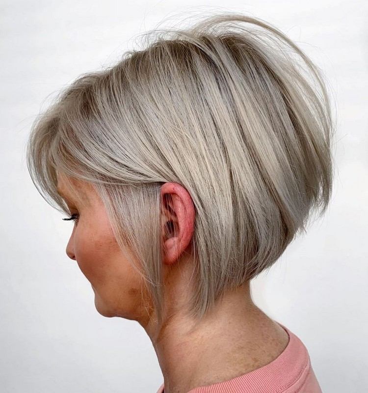 Blondínky pre ženy nad 50 rokov popolavé blond