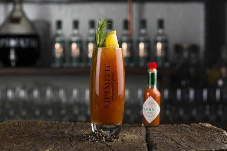 rozmarín tabasco omáčka pikantný červený kanapka koktail paradajková šťava gin