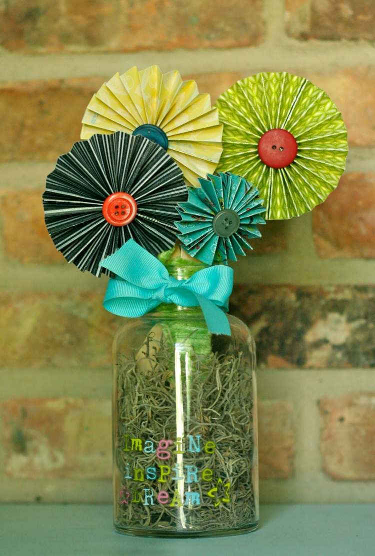 skladacia-papierová váza-gombíky-kvety-kytica