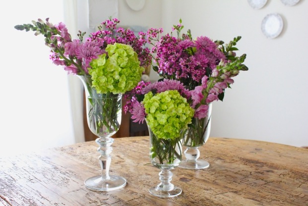 Kvetinová dekorácia na jar domáce vázy snehová guľa orgován