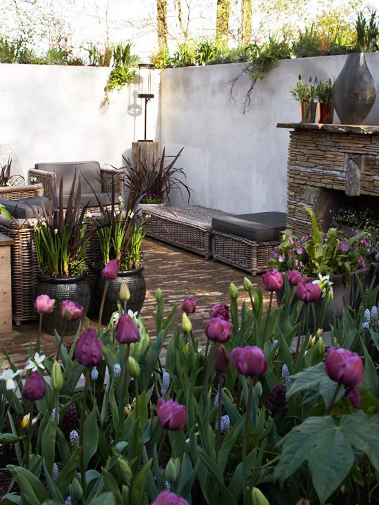 útulný záhradný nábytok