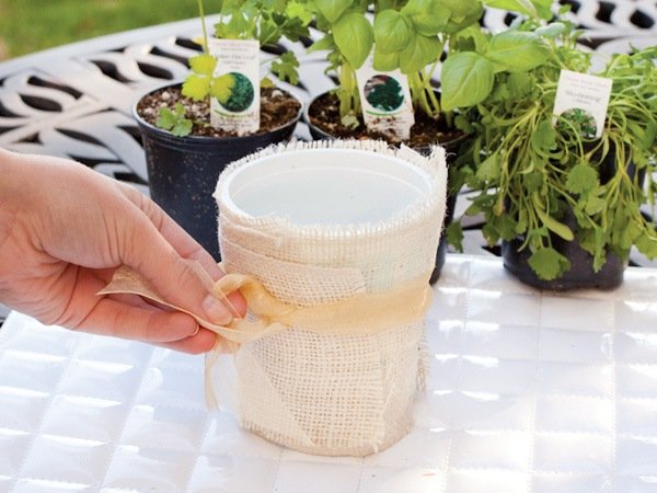 darčeková stuha kvetináč urob si sám upcyklovaná bylinková záhrada darčeková stuha kvetináč urob si sám bylinková záhrada