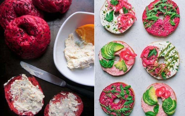 Červené bagely vyrobené zo šťavy z červenej repy na večierky a raňajky