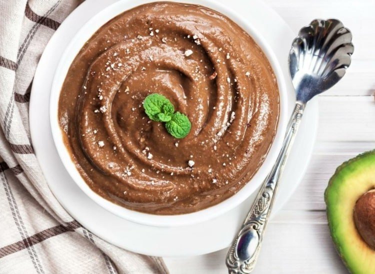 Avokádový čokoládový krém ako antihypertenzívny dezert