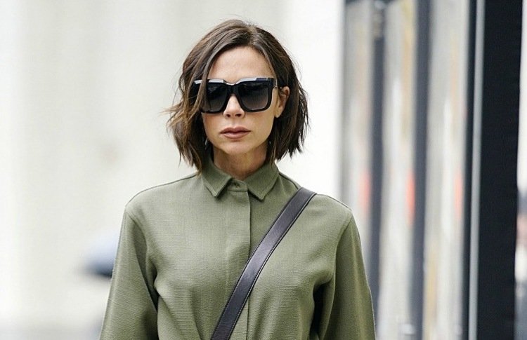 Bob-Účesy-2018-Victoria-Beckham-dĺžka brady-s ofinou s ofinou