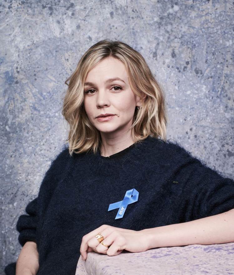 Bob účesy 2018 vrstvené zdôrazňuje blond bočné lúčenie