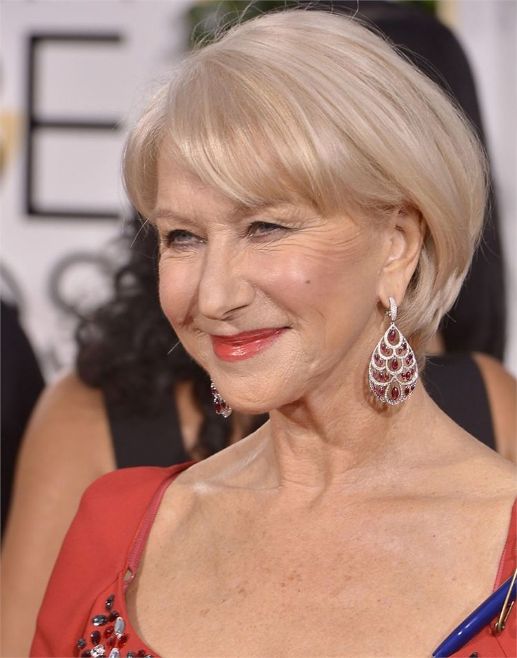 krátky bob svetlo blond viacúrovňový s ofinou Helen Mirren