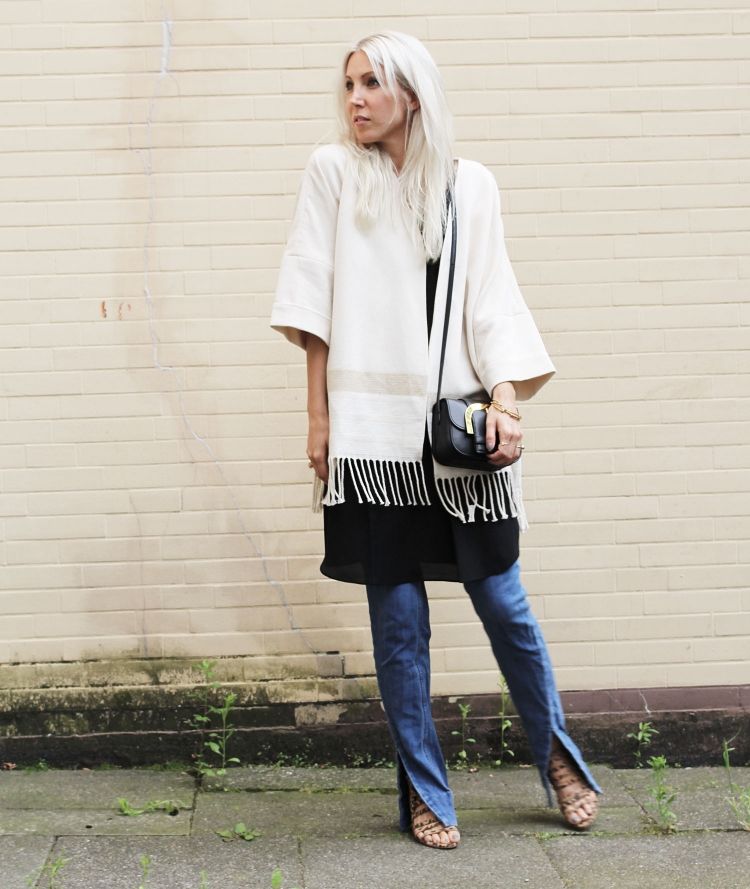 Kimono vyrobené z mierne hrubšej látky s strapcami na začiatok jesene Boho-šik-móda-biela-kimono-lemované-rifle-čierne