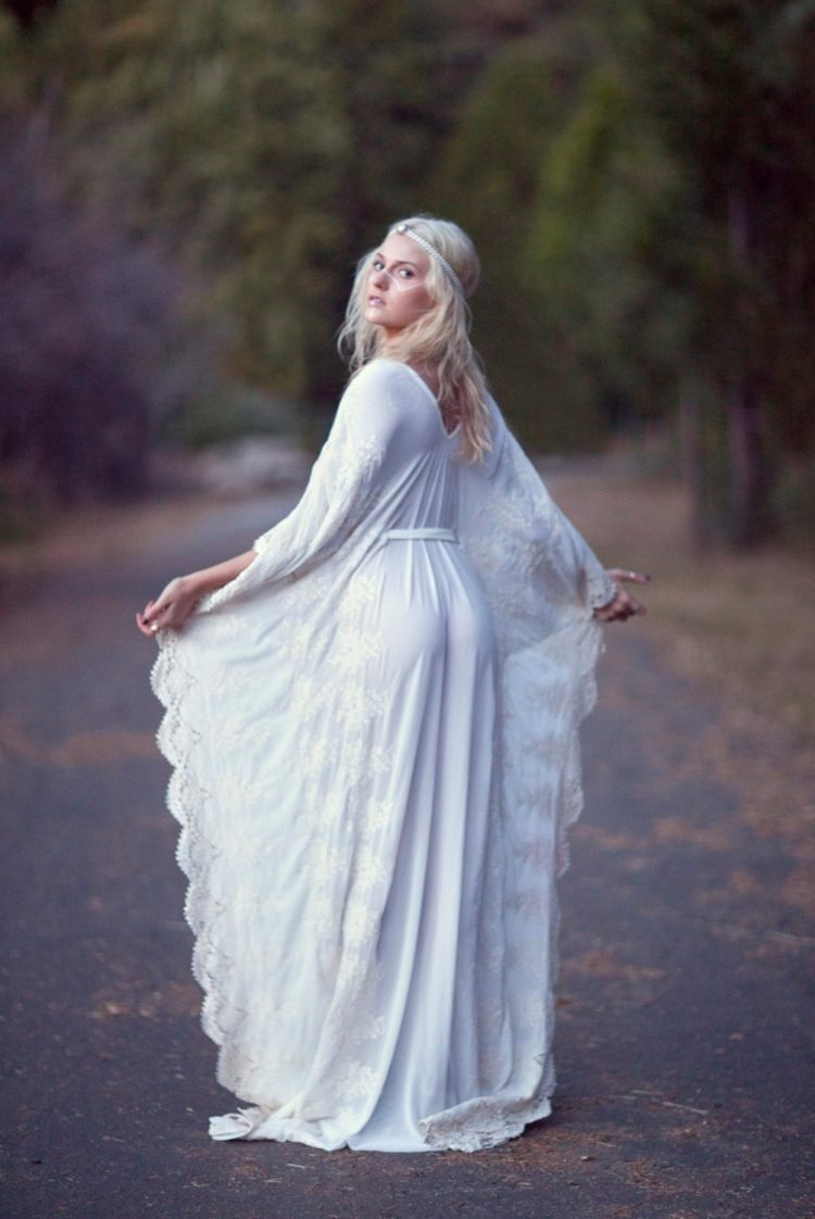 romantické maxi šaty v bielej farbe vyrobené z čipky Boho-Chic-Fashion-Biele-maxi-šaty-čipky-romantika-dlhé