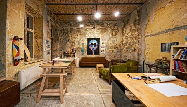 Historická budova-hotel-priestor-štúdiá-priestor na akcie