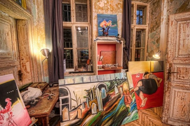 Umelecké štúdio, vinobranie, drevené obloženie, Brody House, Maďarsko