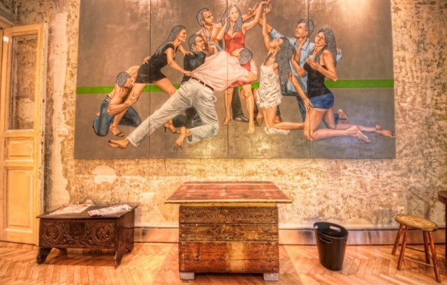 Brody-house-wall-peeling-paint-vintage-trend-nástenná maľba